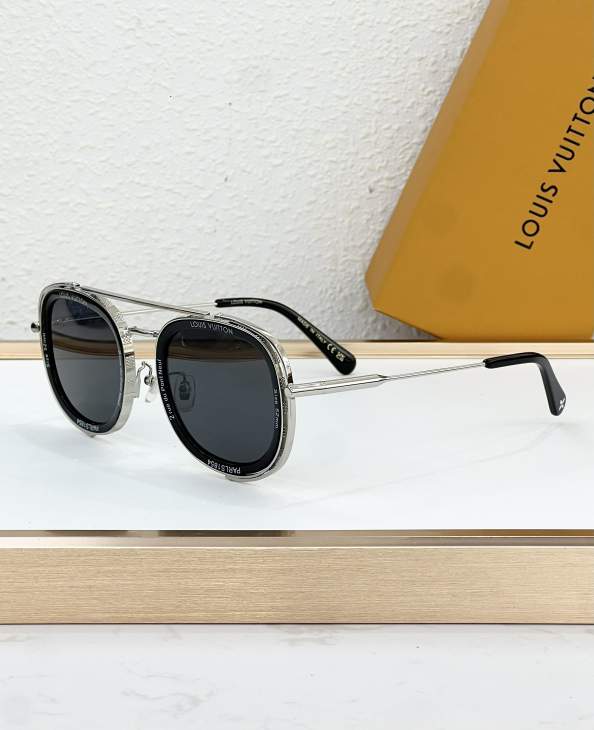 Picture of Louis Vuitton Sunglasses _SKUfw77796286fw